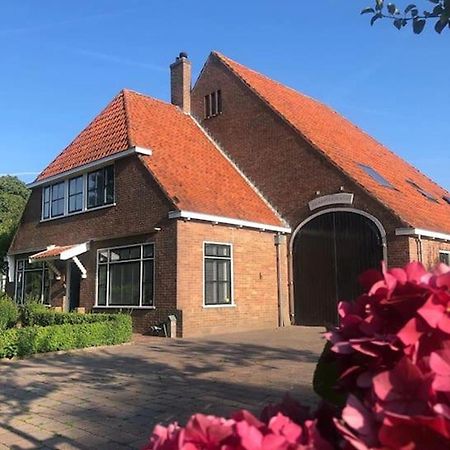Rustig Logeerverblijf Aan De Rand Van De Stad Lekkum Exterior foto