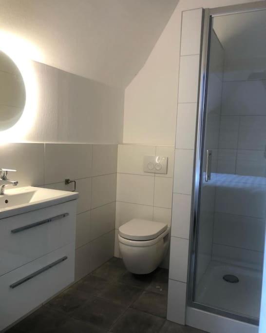 Rustig Logeerverblijf Aan De Rand Van De Stad Lekkum Exterior foto