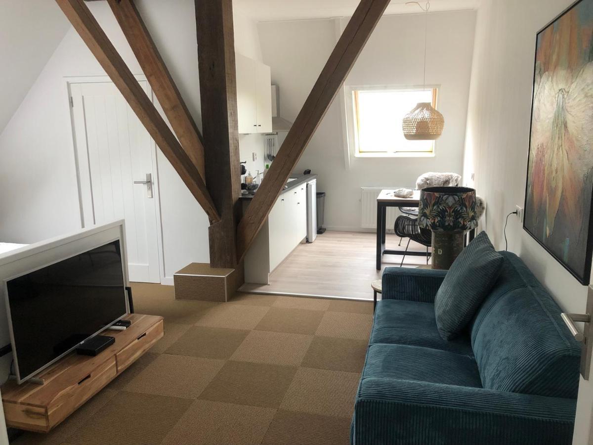 Rustig Logeerverblijf Aan De Rand Van De Stad Lekkum Exterior foto